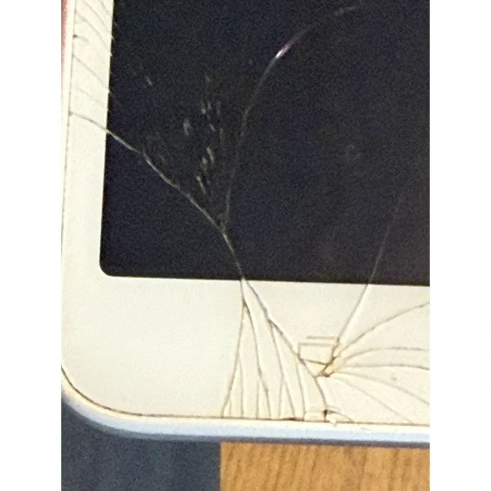 Samsung Galaxy Tab A 7-Inch 8GB Android, ,SM-T280 , Crack Screen And Camera